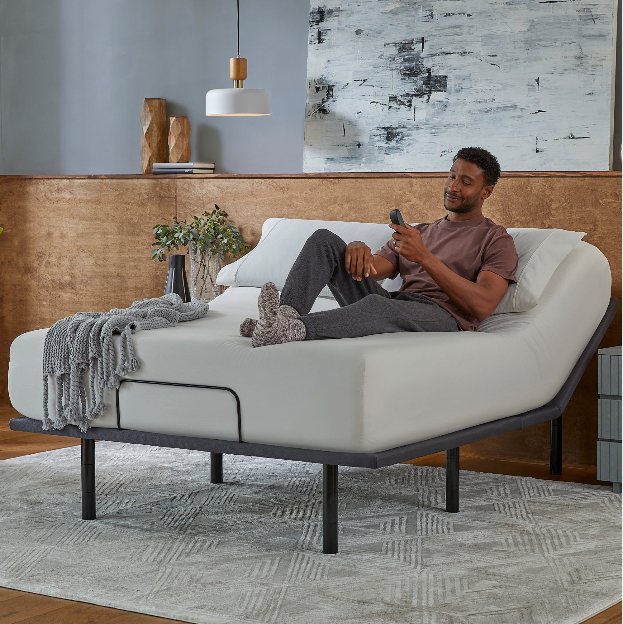 baselogic™ Silver Adjustable Base by Serta