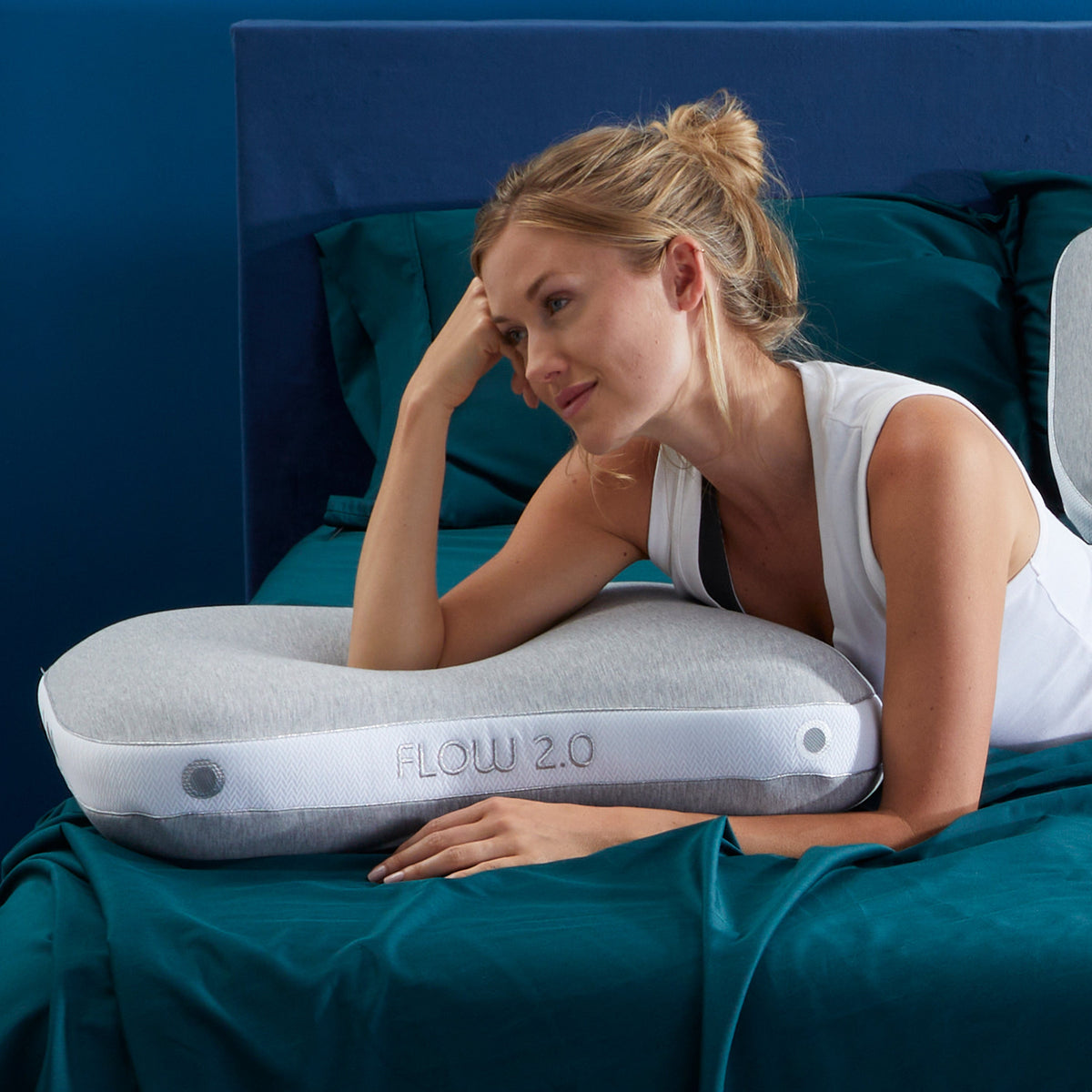 BEDGEAR Flow Cuddle Curve Performance® Pillow image 3