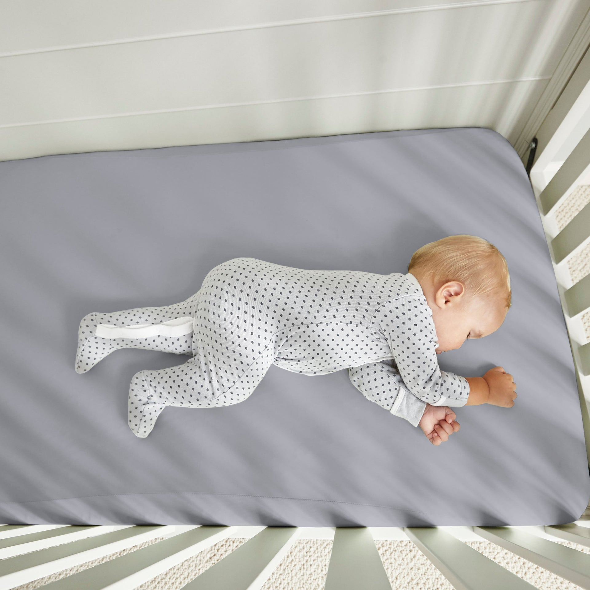 BEDGEAR Dri-Tec Performance® Crib Sheet | lightgrey-02-Lifestyle_b91c558d-1bf7-45c2-8a9e-11dc75a60340.jpg