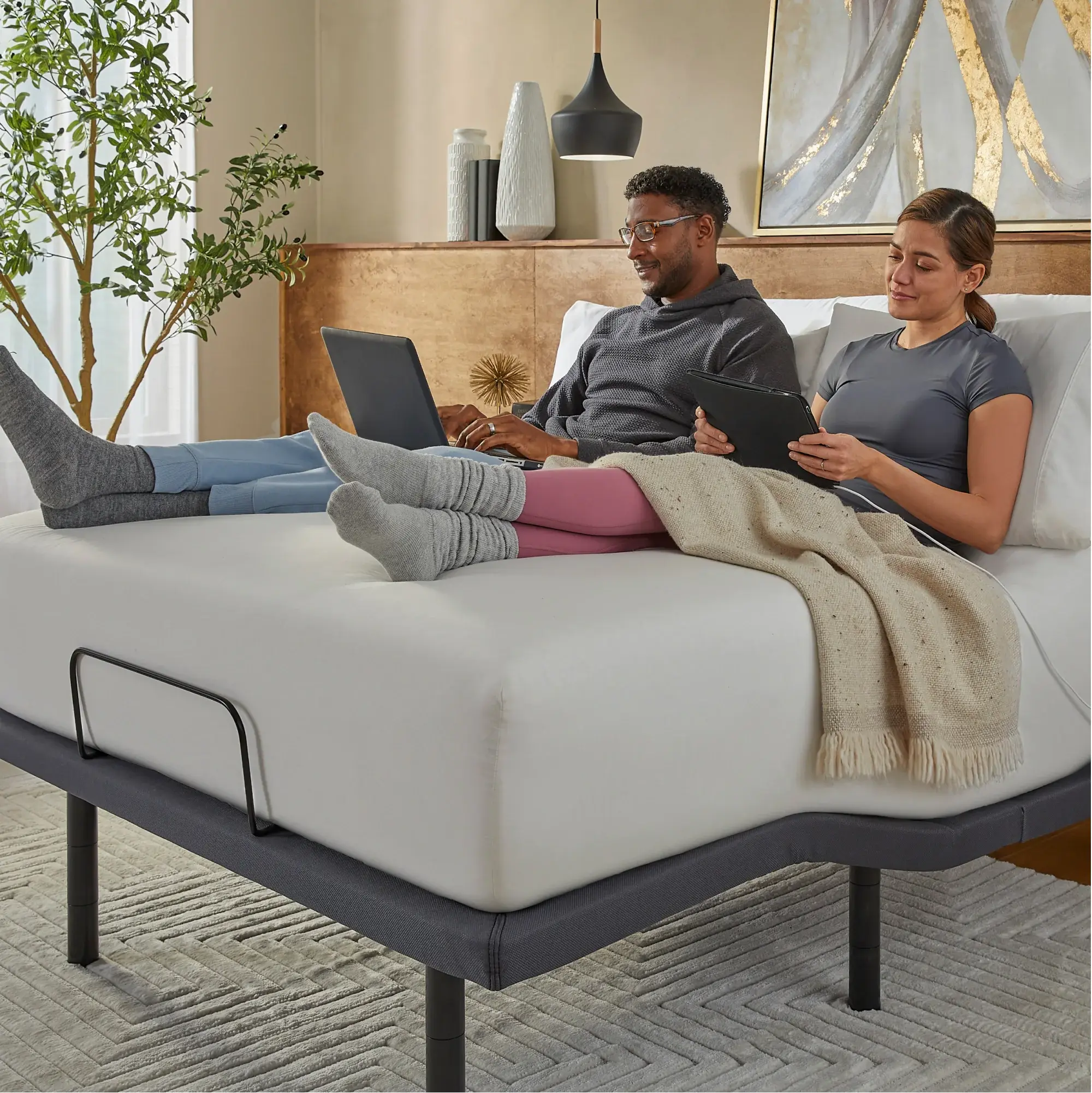 baselogic™ Gold Adjustable Base by Serta