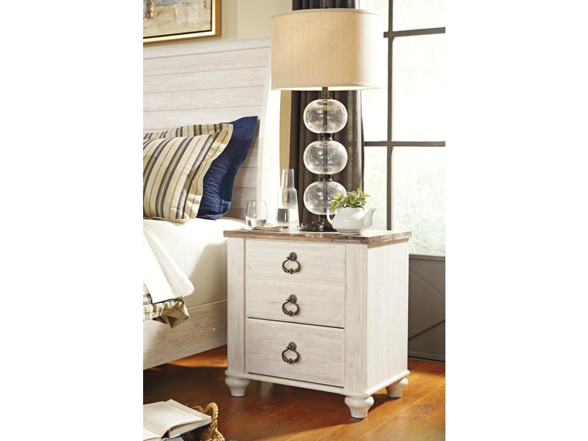 Willowton Panel Bed with Mirrored Dresser, Chest and 2 Nightstands